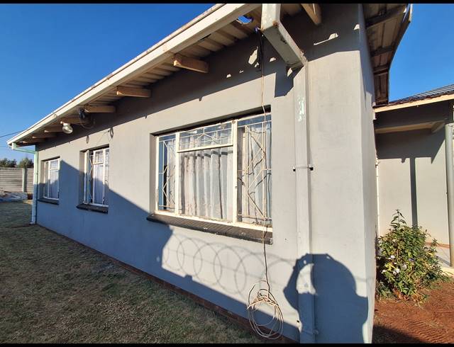 3 BEDROOM FREESTANDING FOR SALE IN RANDLESPARK